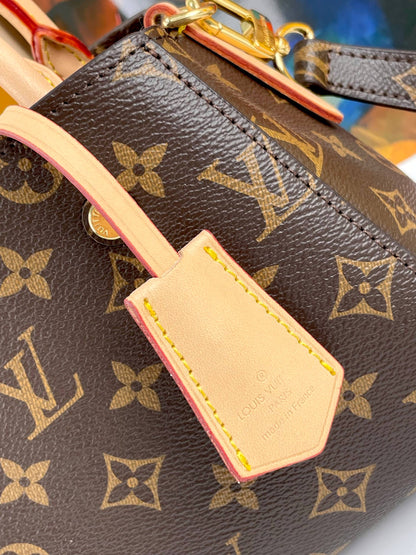 Louis Vuitton Montaigne BB handbag