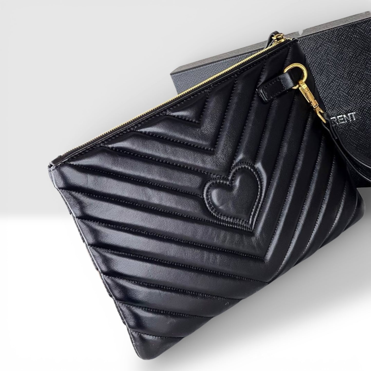 CASSANDRE MATELASSÉ TABLET POUCH