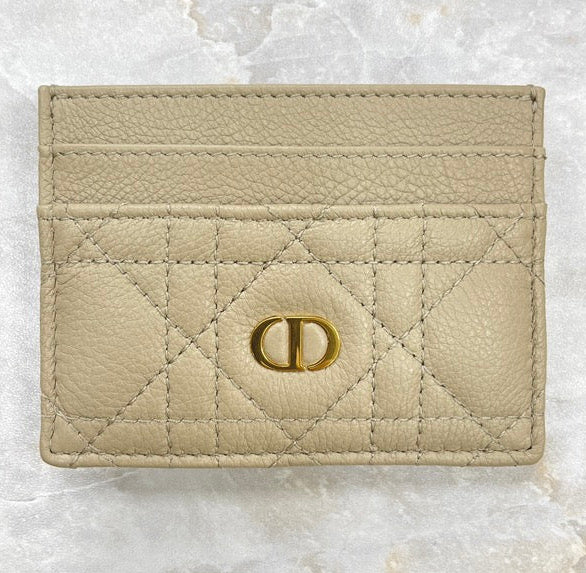 CHRISTIAN DIOR