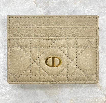 CHRISTIAN DIOR