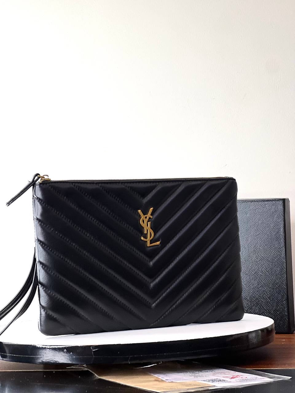 CASSANDRE MATELASSÉ TABLET POUCH