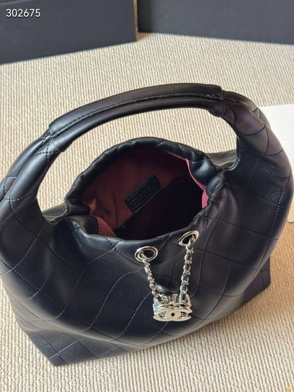 Chanel Cruise 2025/26 Hobo Handbag