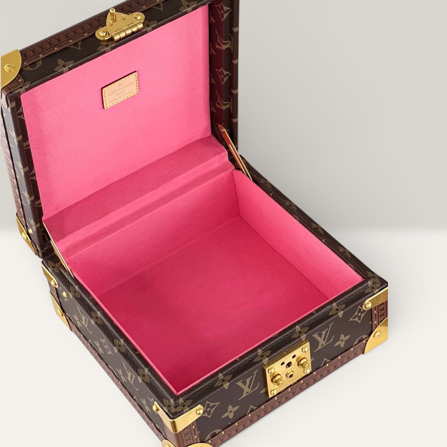LOUIS VUITTON