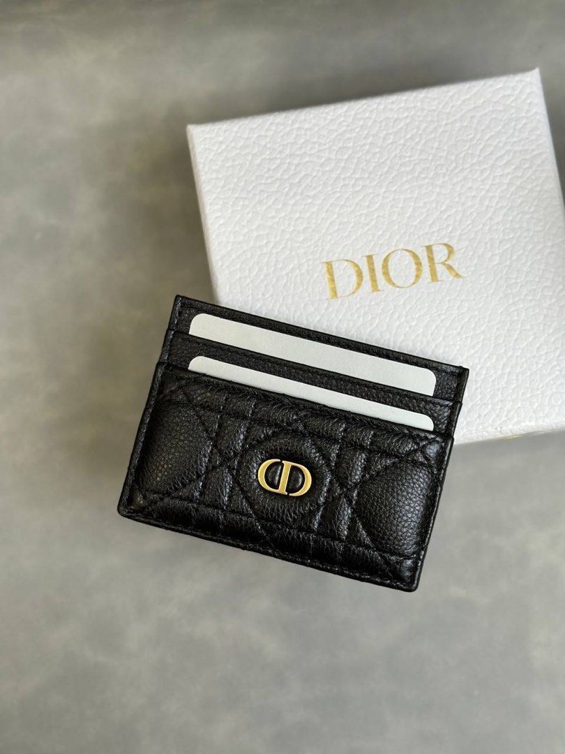 CHRISTIAN DIOR