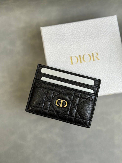 CHRISTIAN DIOR