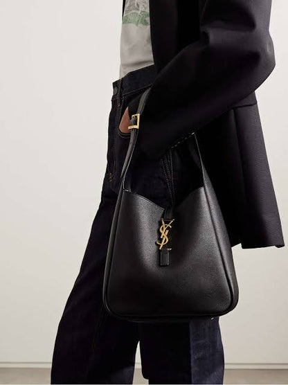 Saint Laurent Le 5 À 7 Hobo Bag