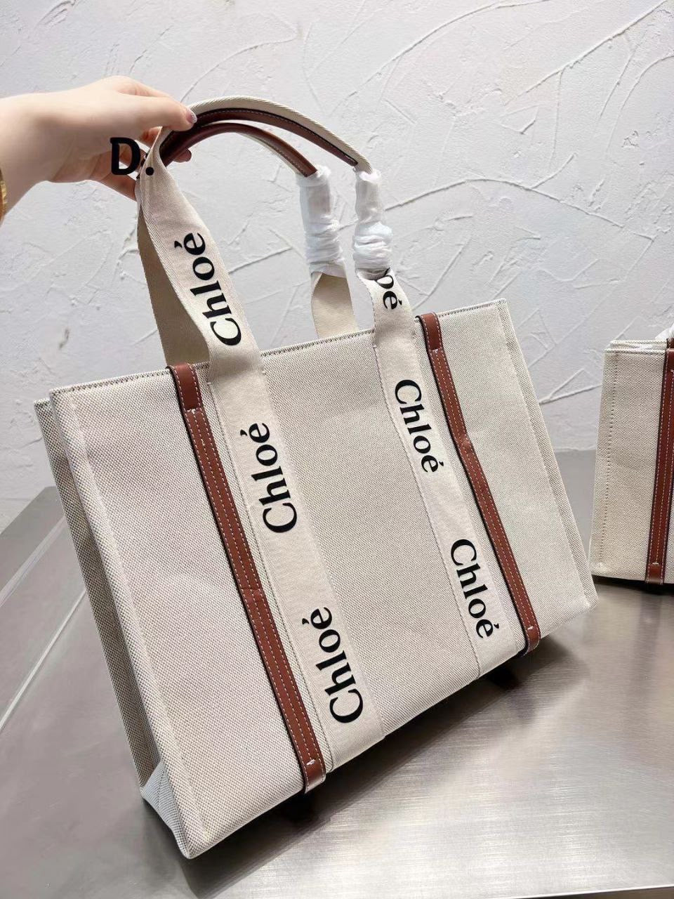 CHLOÉ MEDIUM WOODY TOTE BAG