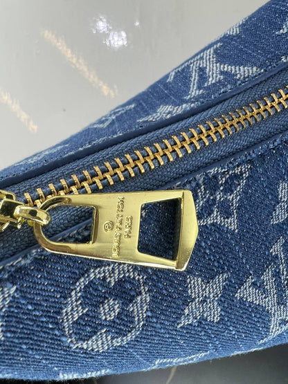 Louis Vuitton Loop bag