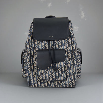 CHRISTIAN DIOR